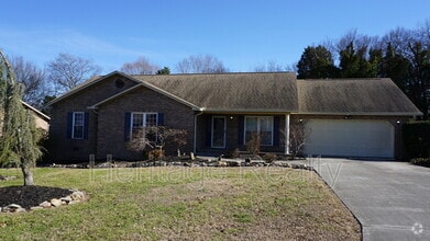 Building Photo - 867 Westgate Dr