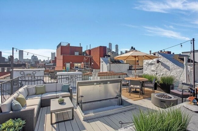 Foto del edificio - 248 Mott St