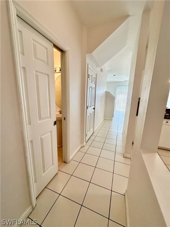 Building Photo - 3614 Pine Oak Cir