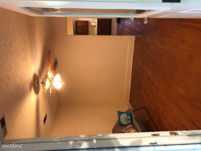 Building Photo - 2 br, 1 bath House - 704 Golfview Dr