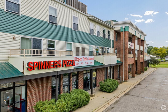2BR, 1BA - 1,000SF - - McComb Place Apartments