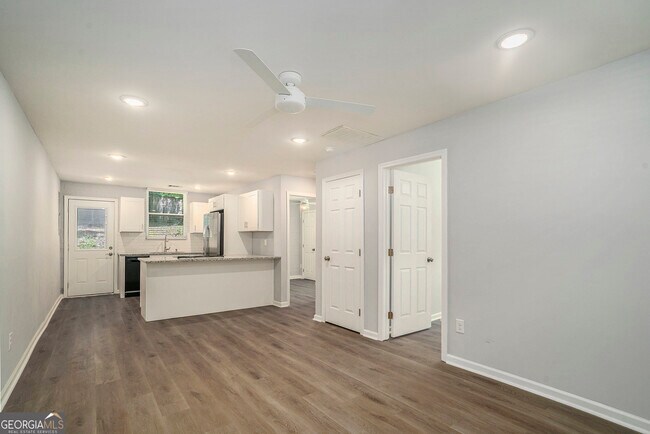 Foto del edificio - 571 Eva Kennedy Rd