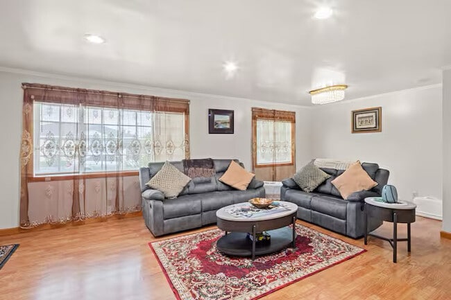 Foto del edificio - 430 E 184th St