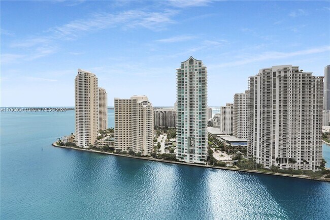 Foto del edificio - 325 Biscayne Blvd