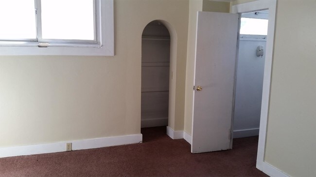 Building Photo - 1122 Woodmont Ave