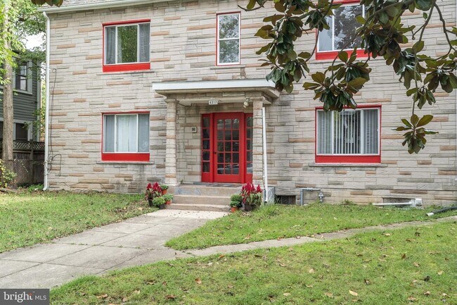 Foto del edificio - 4317 River Rd NW