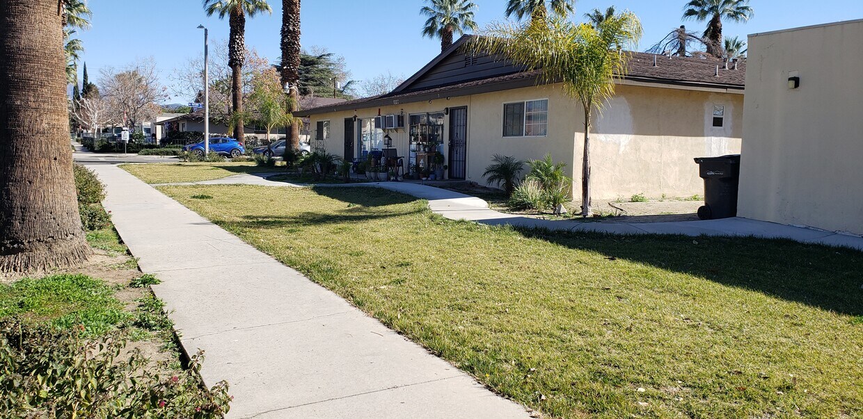 Foto principal - 1027 Oxford Dr