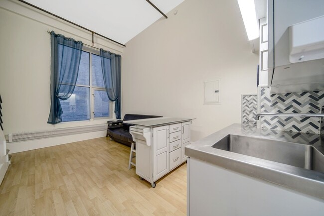 Building Photo - LOFTED STUDIO FOR RENT $2,025 /mo