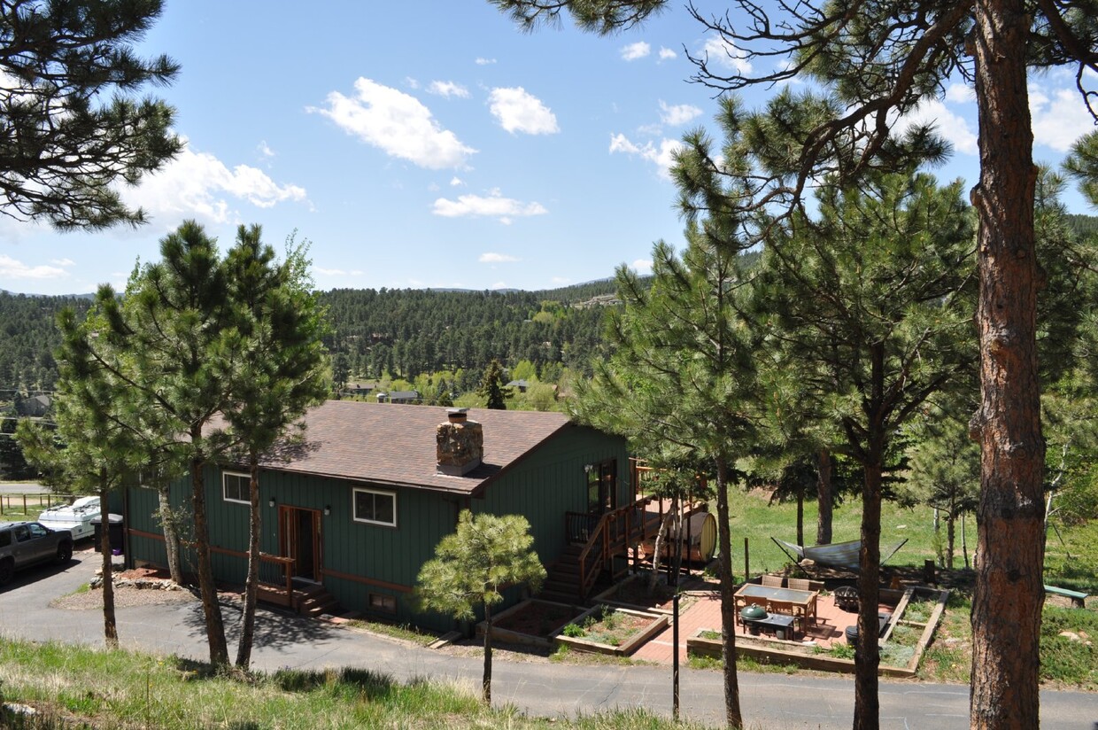 Primary Photo - Great House in North Evergreen!