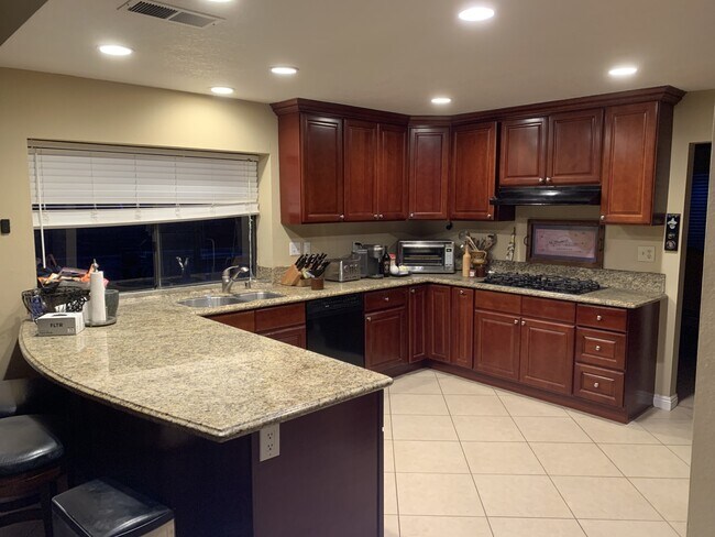 Foto del edificio - 14269 Dalhousie Rd