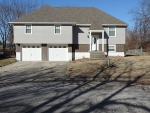 Building Photo - 936 Ridge Dr
