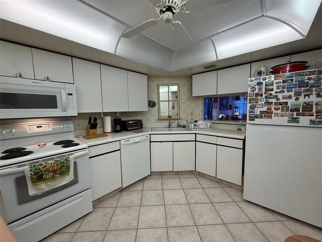 Foto del edificio - 7400 Sun Island Dr S