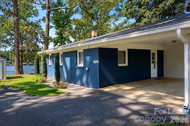 Foto del edificio - 7750 Anglers Wy