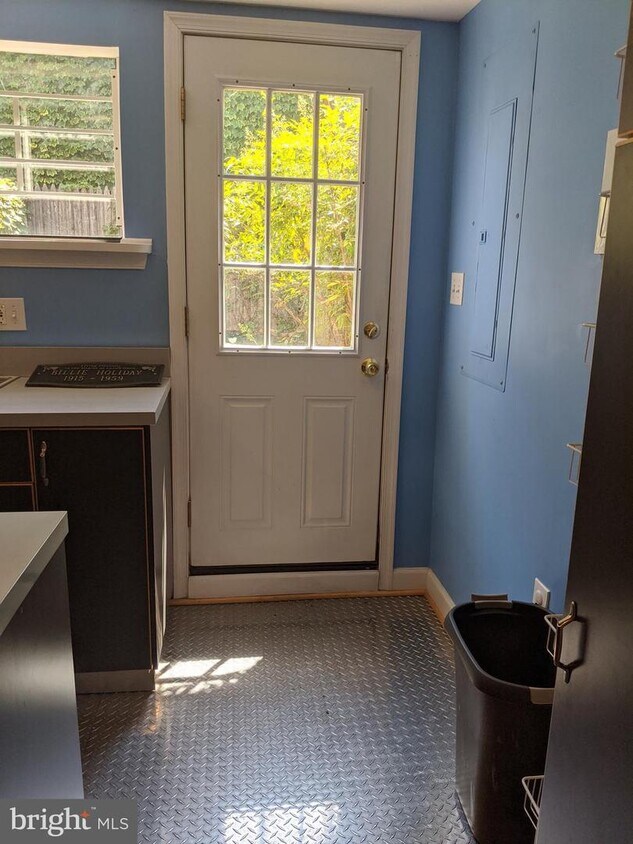 Foto principal - 219 S Durham St
