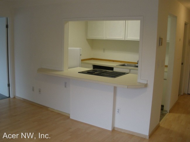 Building Photo - 6501 5th Ave NE