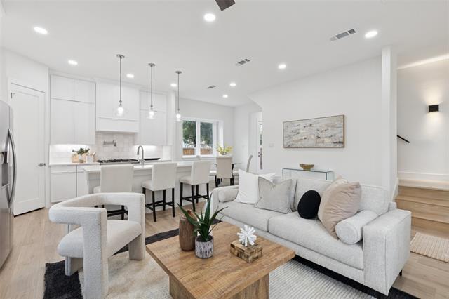 Foto del edificio - 1000 W 10th St