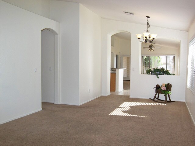 Primary Photo - 10871 W Alvarado Rd