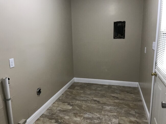 Building Photo - 5438 FL-4