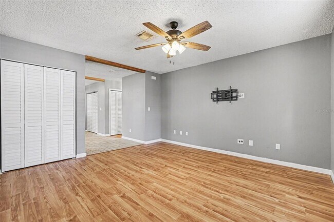 Foto del edificio - 7624 Desoto Ct