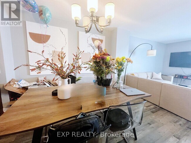 Photo du bâtiment - 560-560 Lakeridge Dr