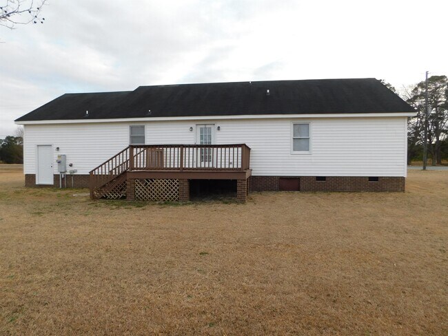 Building Photo - 811 Outlaw Rd