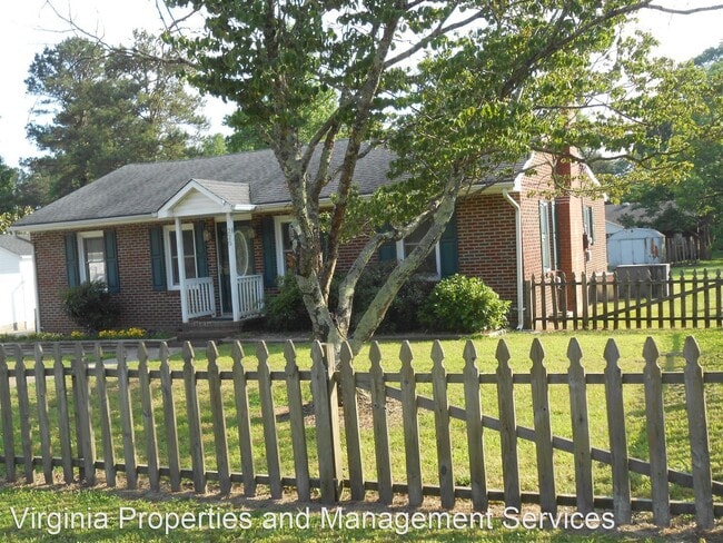 Building Photo - 4 br, 2 bath House - 220 Pinecrest Rd