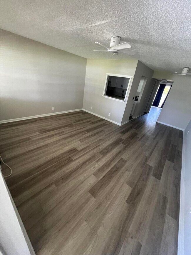 Building Photo - 687 Durham Cir