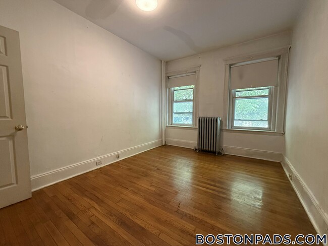 Building Photo - 37 Dwight St