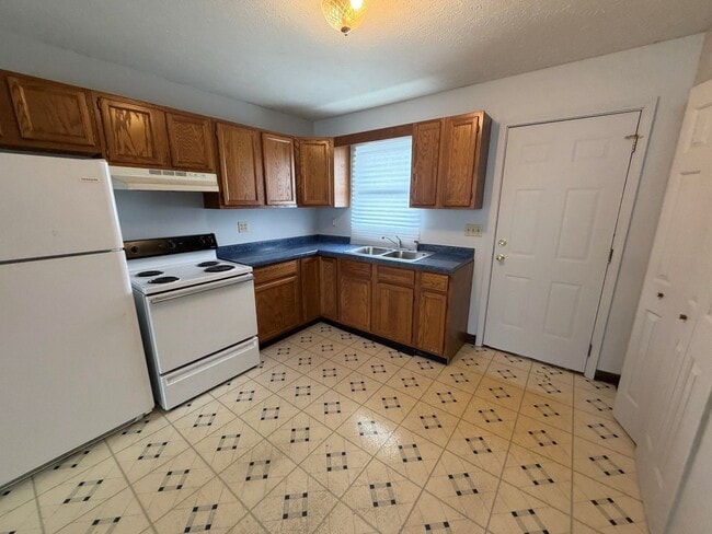 Building Photo - 1002-6 Glendale-