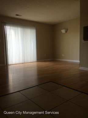 Building Photo - 9551 University Terrace Dr