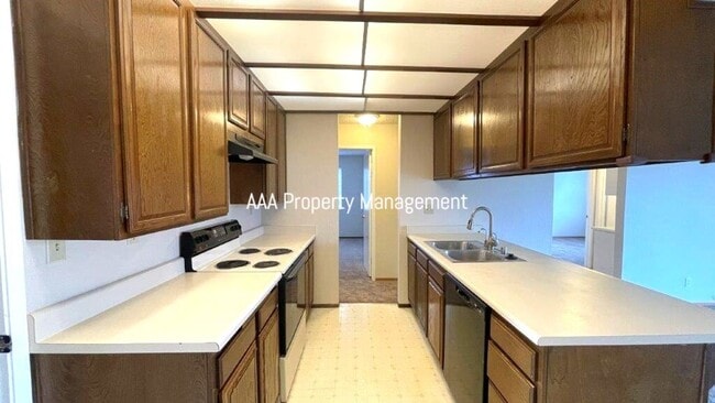 Building Photo - Nice 4 bedroom 2 bath Single family home in great neighborhood!