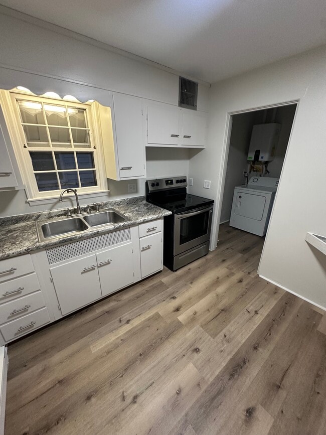 Foto del edificio - 2629 Dodge Ave