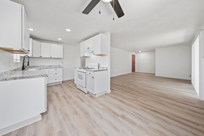 Foto del edificio - Charming 3 bedroom 2 bath home in Sacramento!