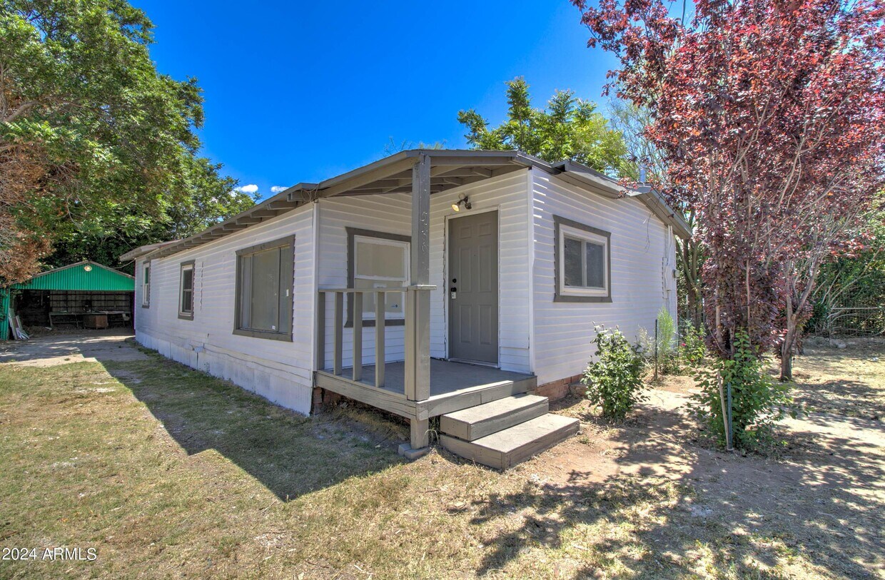 Building Photo - 5599 Central Dr