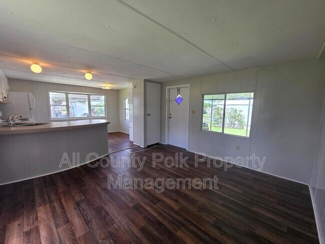 Foto del edificio - 2735 W 10th St
