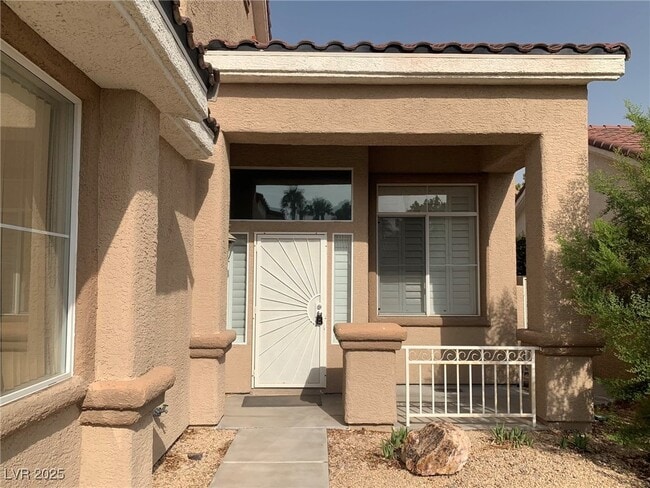 Foto del edificio - 1917 Sierra Oaks Ln