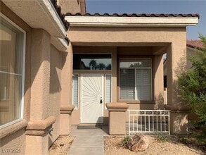 Building Photo - 1917 Sierra Oaks Ln