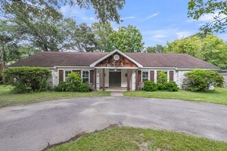 Building Photo - 756 Wakendaw Blvd