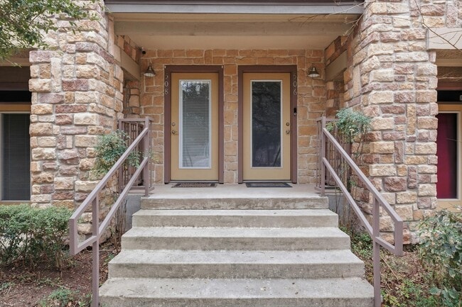 Building Photo - 508 Refugio St