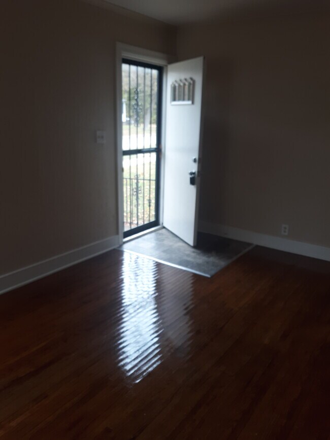Foto del edificio - 1428 Sherman Ave