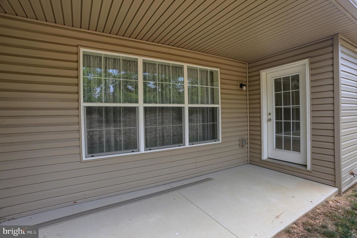 Primary Photo - 130 Surrey Ct