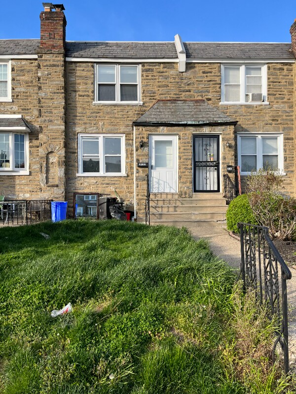 Primary Photo - 3133 Longshore Ave