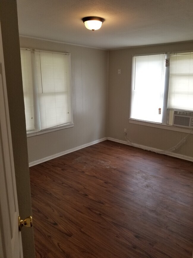 Foto del edificio - 1117 E Nettie Ave