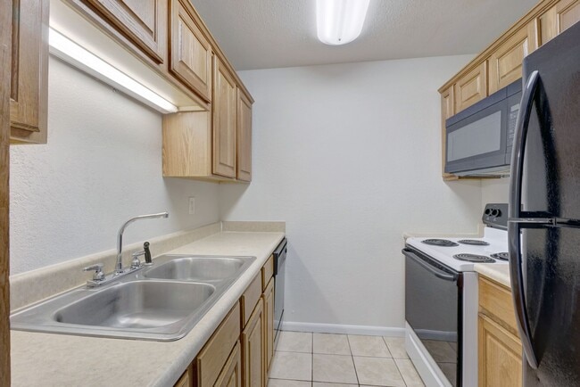 Building Photo - Lakeview Apartments