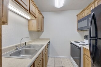 Building Photo - Lakeview Apartments