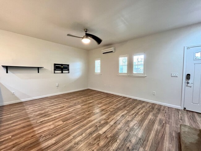 Building Photo - Charming 3-Bedroom/2.5-Bath - $3500.00 (He...
