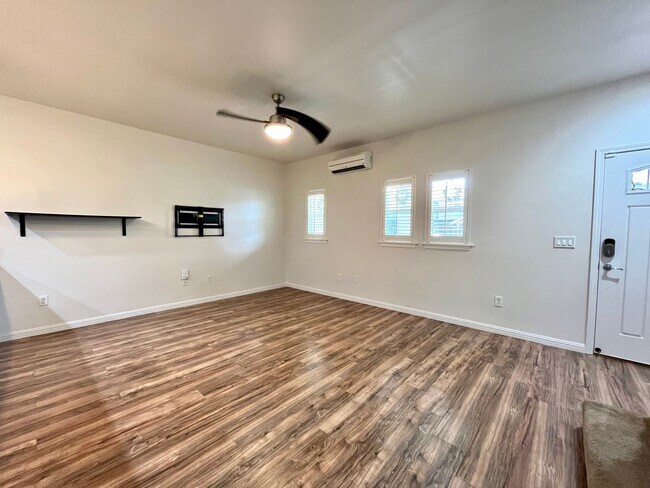 Foto del edificio - Charming 3-Bedroom/2.5-Bath - $3500.00 (He...