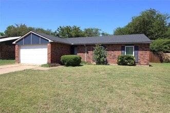 Building Photo - 7309 Ashcrest Ln