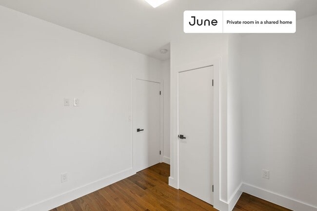 Building Photo - Room in Shared 4 bed/2 bath home