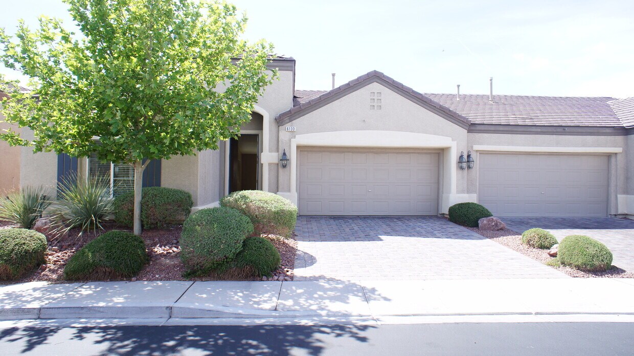 Primary Photo - BEAUTIFUL 3 BEDROOM CONDO IN THE STETSON R...